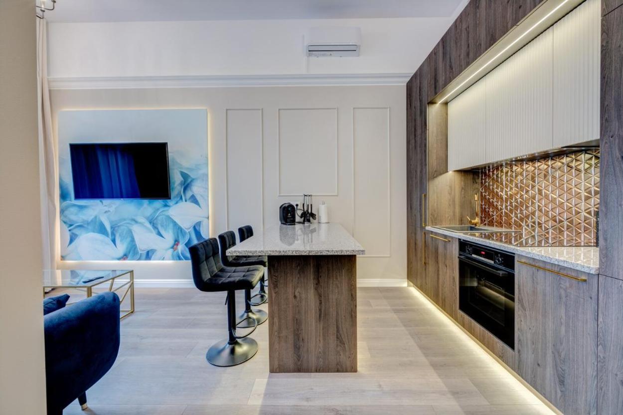 Royal Aparthotel - Centrum Щецин Екстер'єр фото